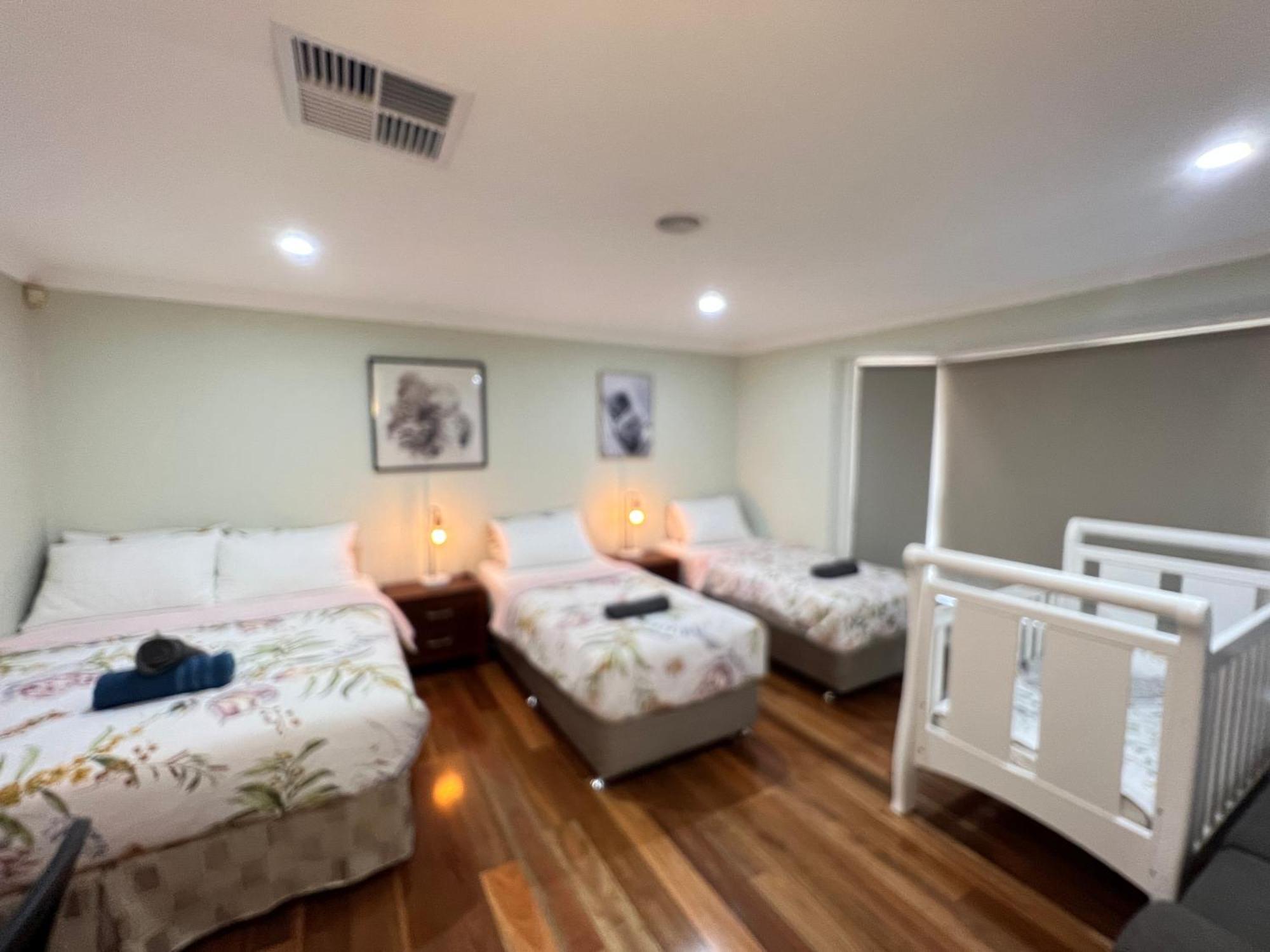 Spacious 6 Bedroom Holiday Home 15 Min Away From Melbourne Airport Sydenham Esterno foto