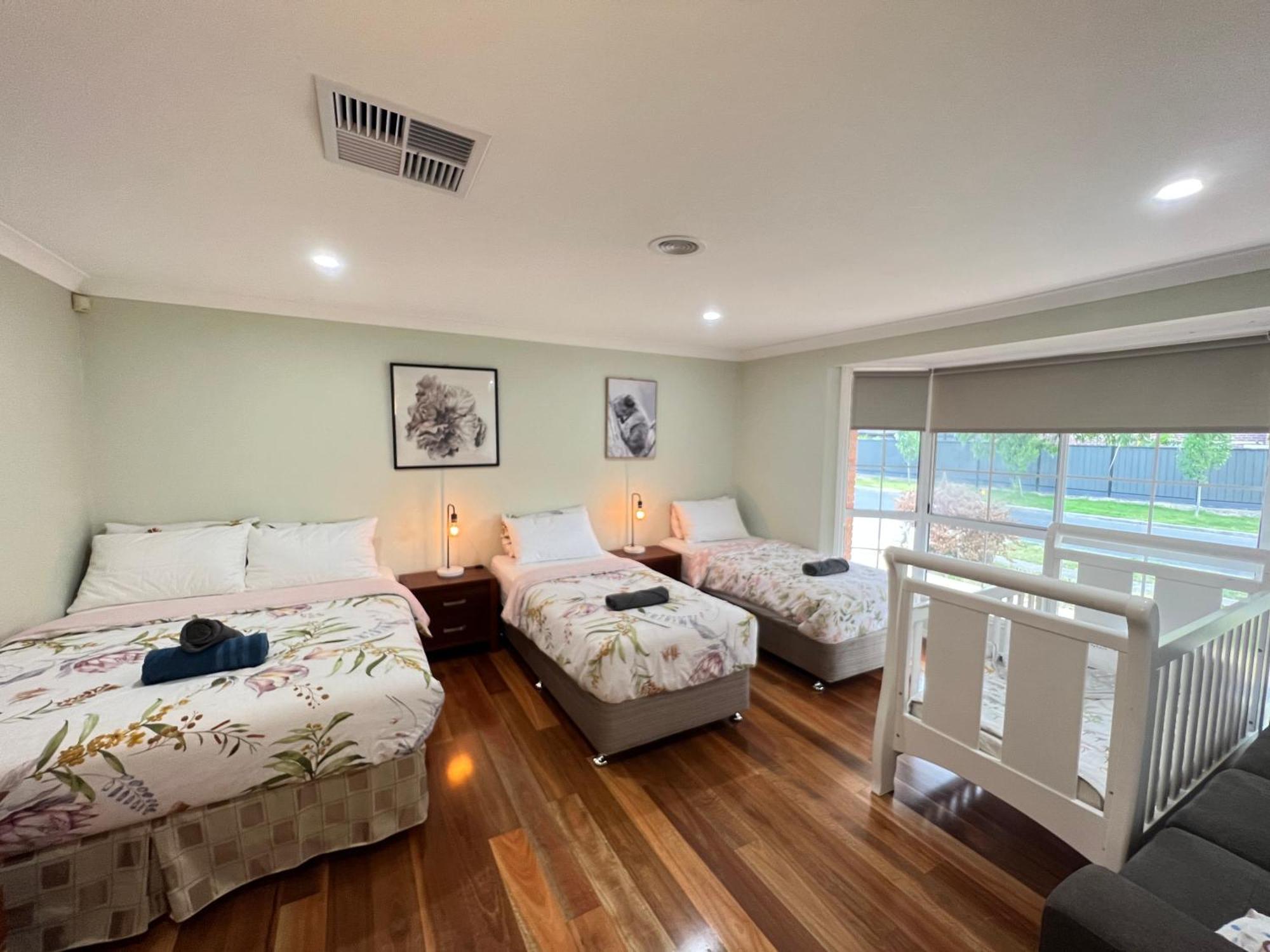 Spacious 6 Bedroom Holiday Home 15 Min Away From Melbourne Airport Sydenham Esterno foto